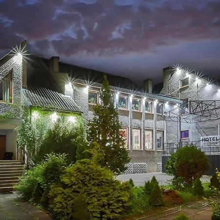 Dukat Hotell Horyniec Eksteriør bilde