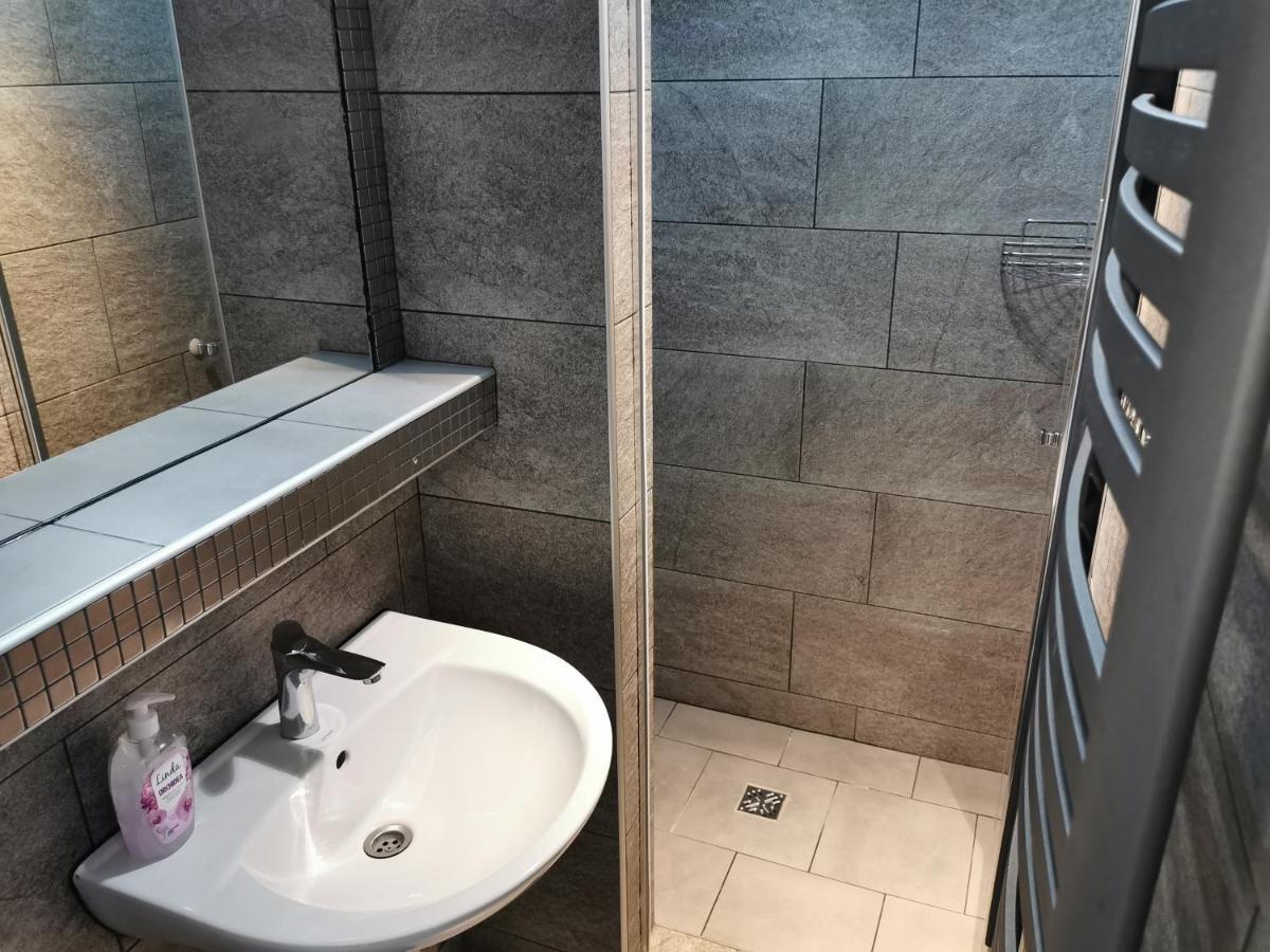 Dukat Hotell Horyniec Eksteriør bilde